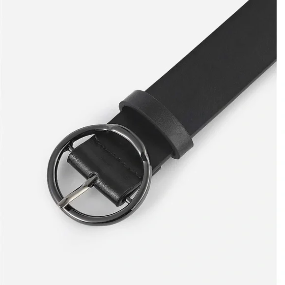 Luxe Vegan leather Circle Buckle Belt - Picture 4 of 12